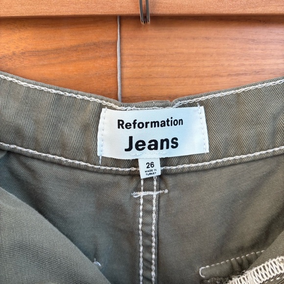 Reformation Women’s Utility Army Green High Rise Cargo Shorts, Size 26 - Picture 12 of 13